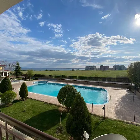 Rutland C8 Two Bedroom רבדה