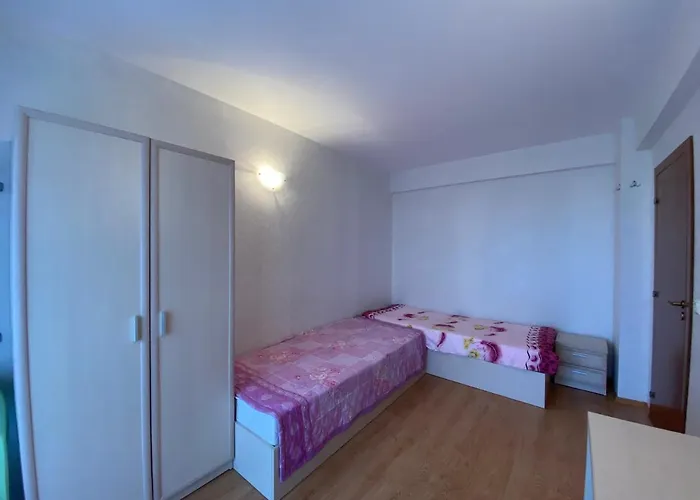 דירה Rutland C8 Two Bedroom רבדה