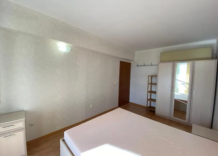 Rutland C8 Two Bedroom דירה רבדה