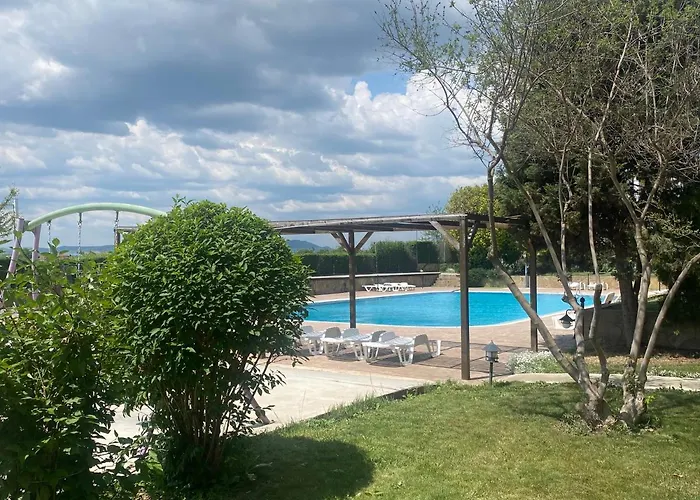 Rutland C8 Two Bedroom * רבדה