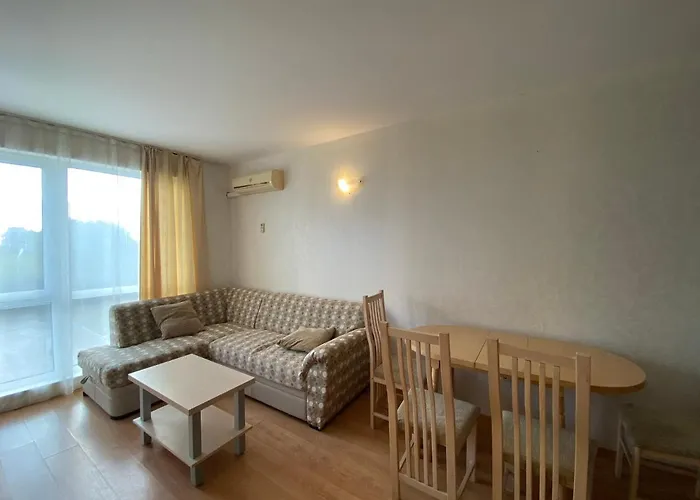 Rutland C8 Two Bedroom דירה רבדה