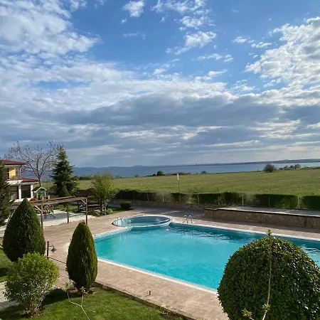 Апартаменты Rutland C8 Two Bedroom *