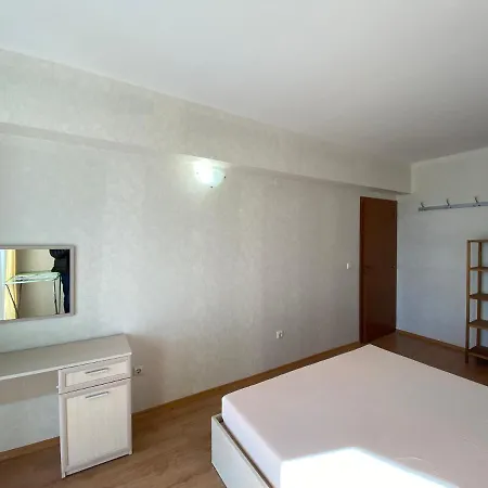 Rutland C8 Two Bedroom Апартаменты *