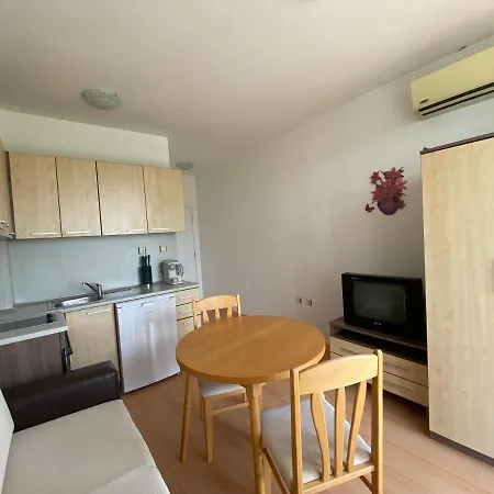 Апартаменты Rutland C8 Two Bedroom Равда