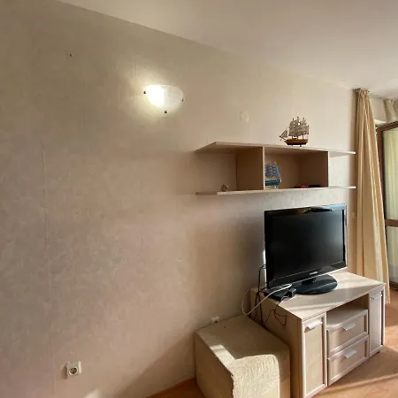 Rutland C8 Two Bedroom * Равда