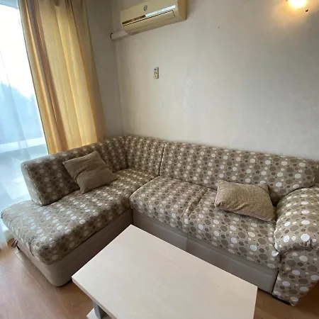 Rutland C8 Two Bedroom Равда