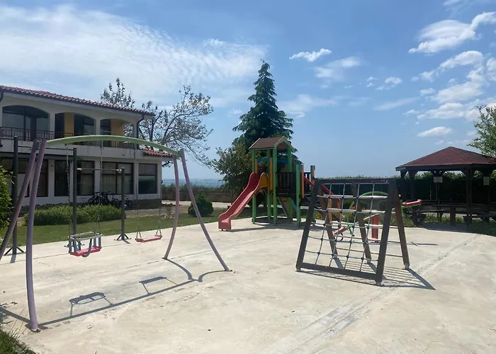 Rutland C8 Two Bedroom Apartment Rawda